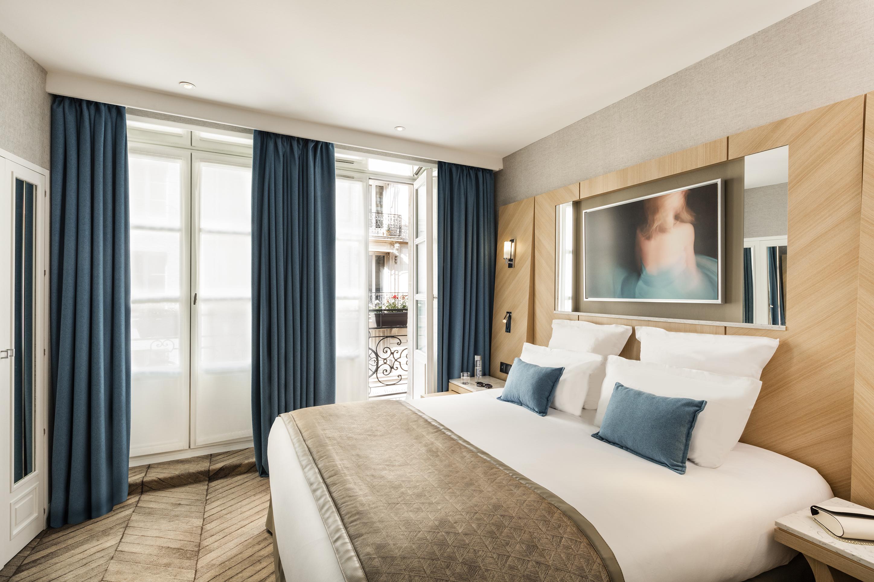 Louvre Saint-honore 4*