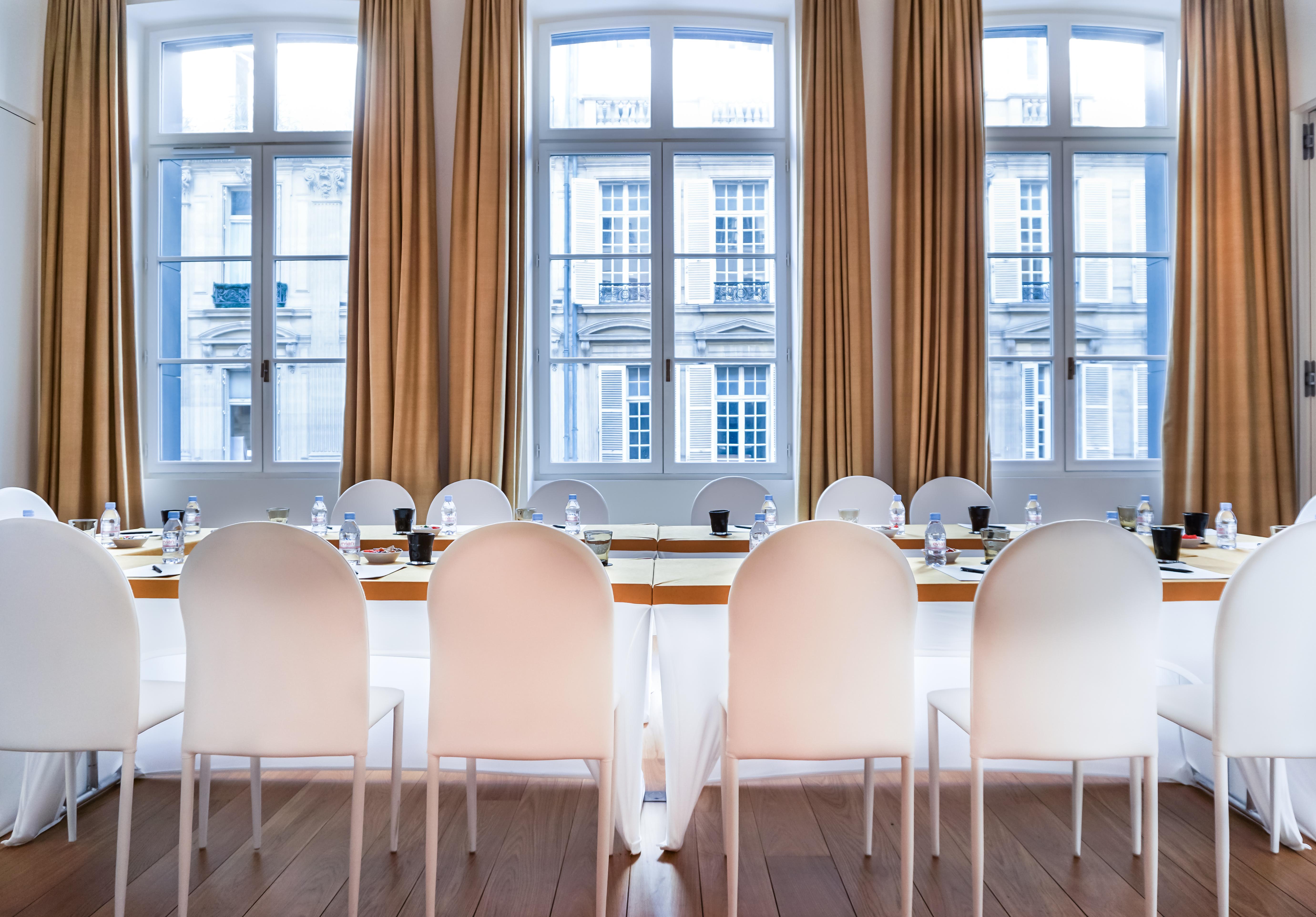 Marignan Champs-elysees Hotel 5*