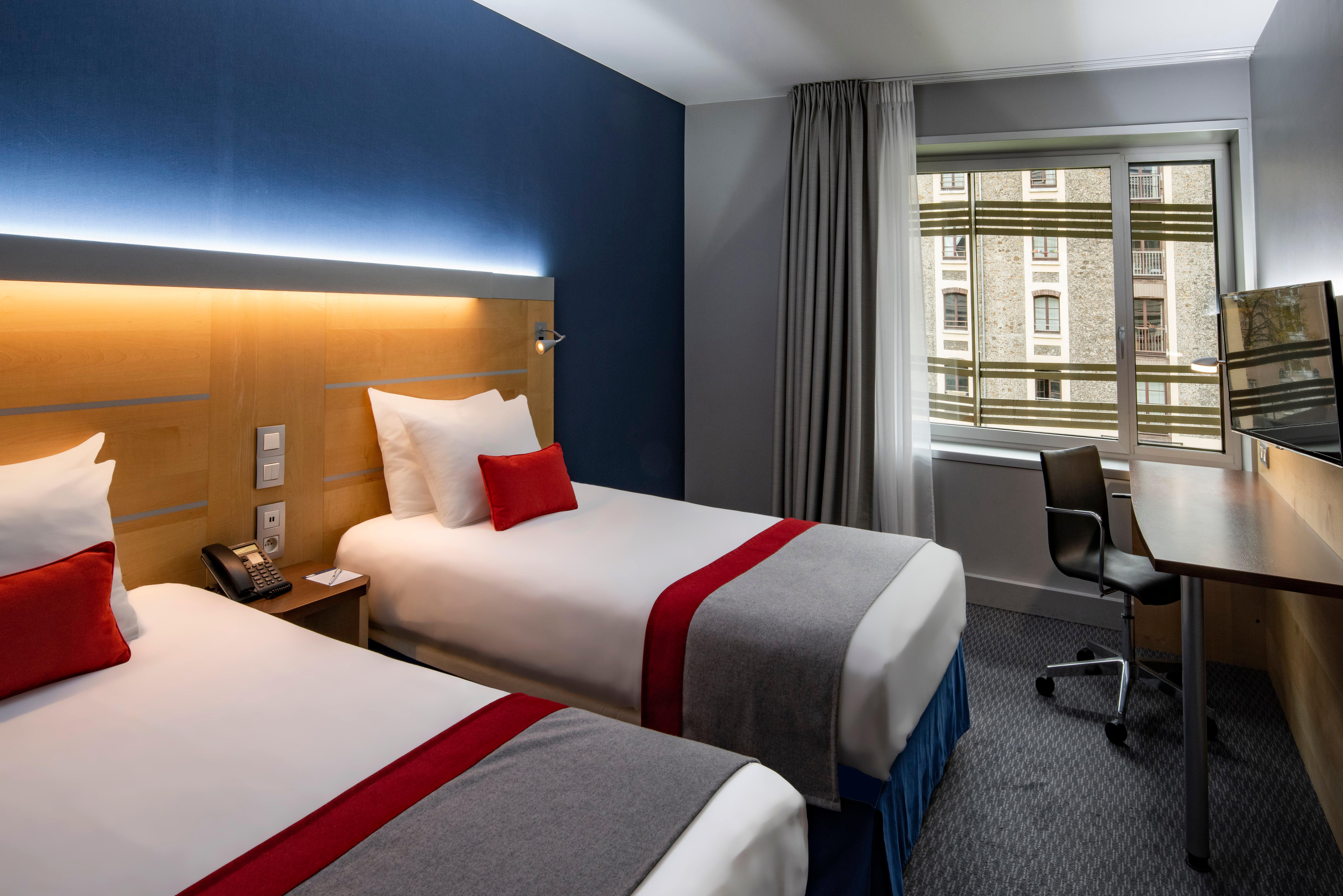 Express Paris-canal De La By Ihg