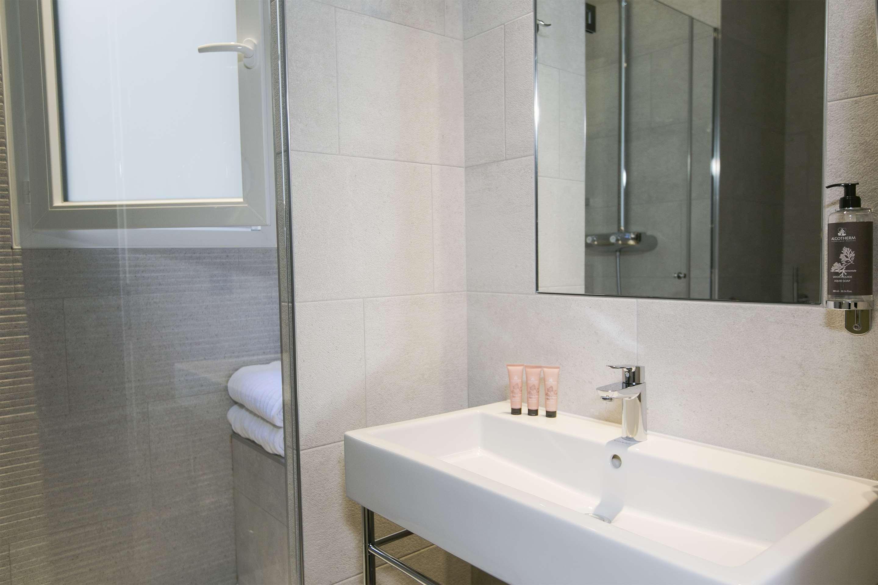 De Neuville Arc De Triomphe Hotel Paris