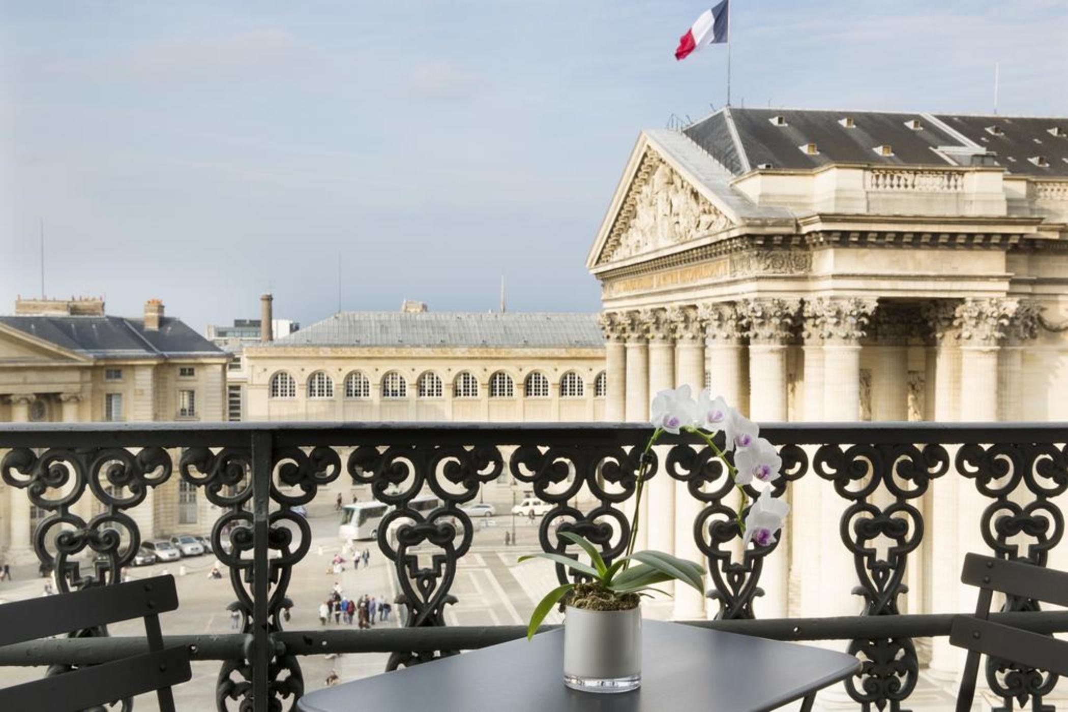 Les Dames Du Pantheon Paris