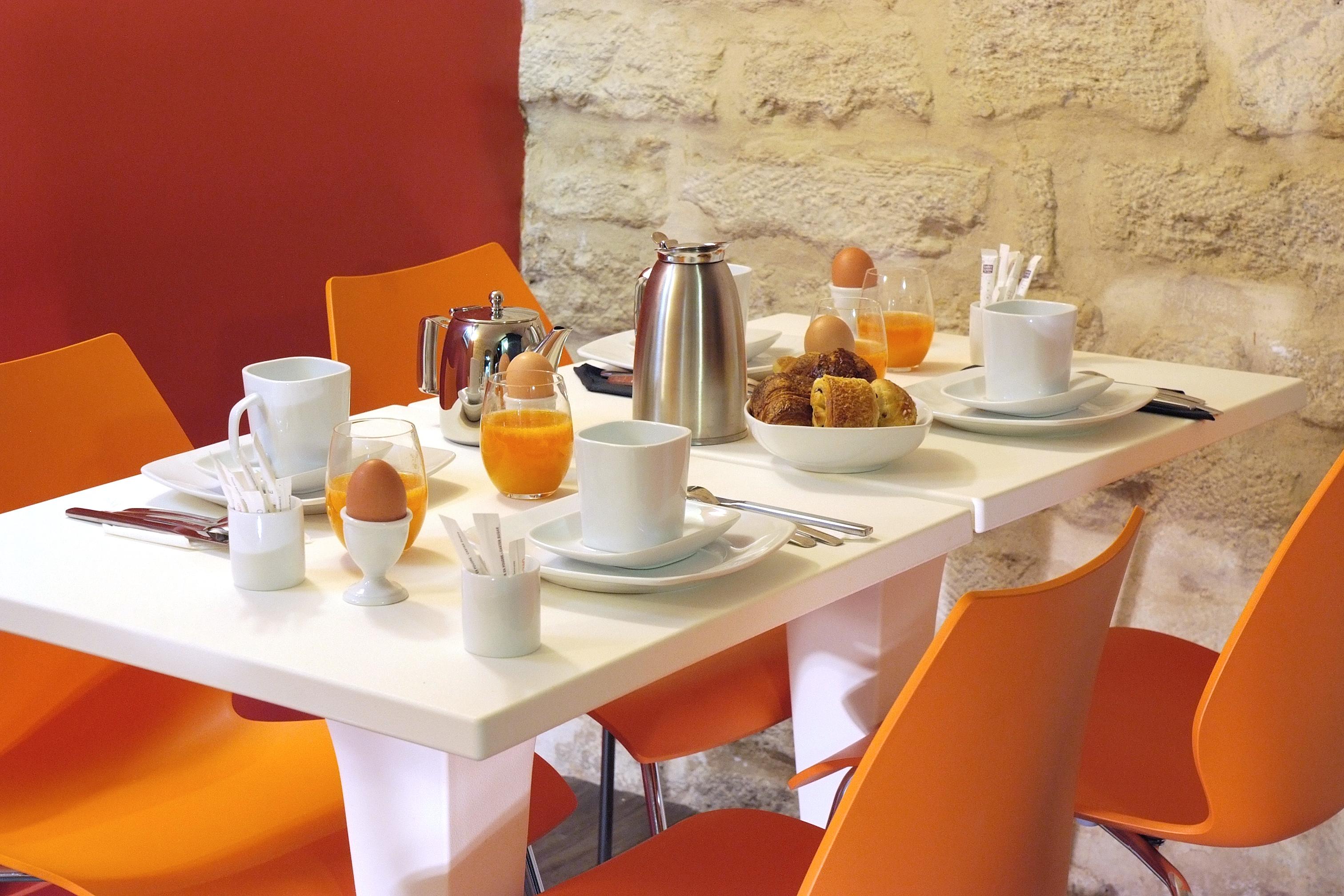 Tivoli Hotel 4*