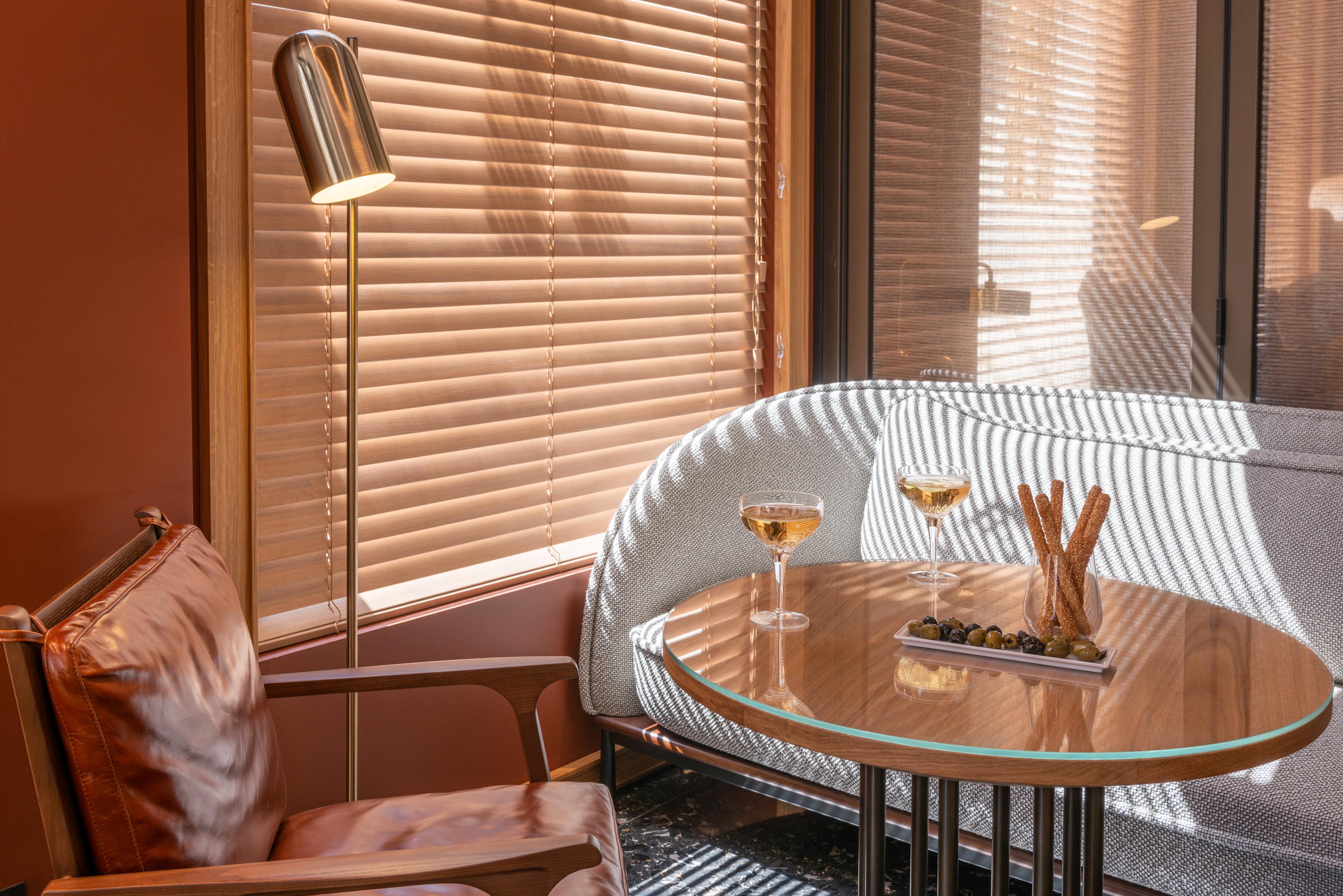 Yllen Eiffel Hotel Paris