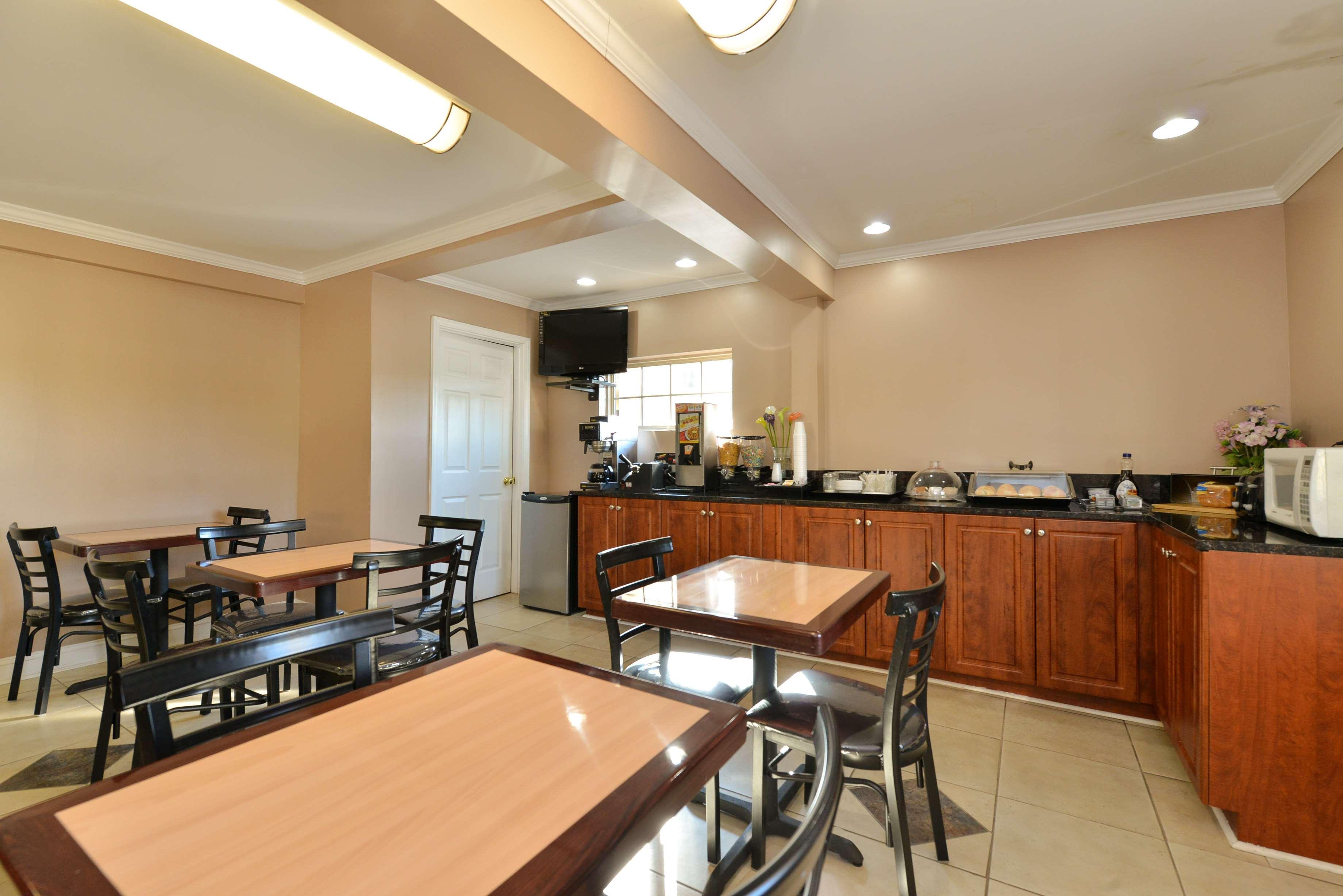 Ibis Bercy Village Hotel 3*