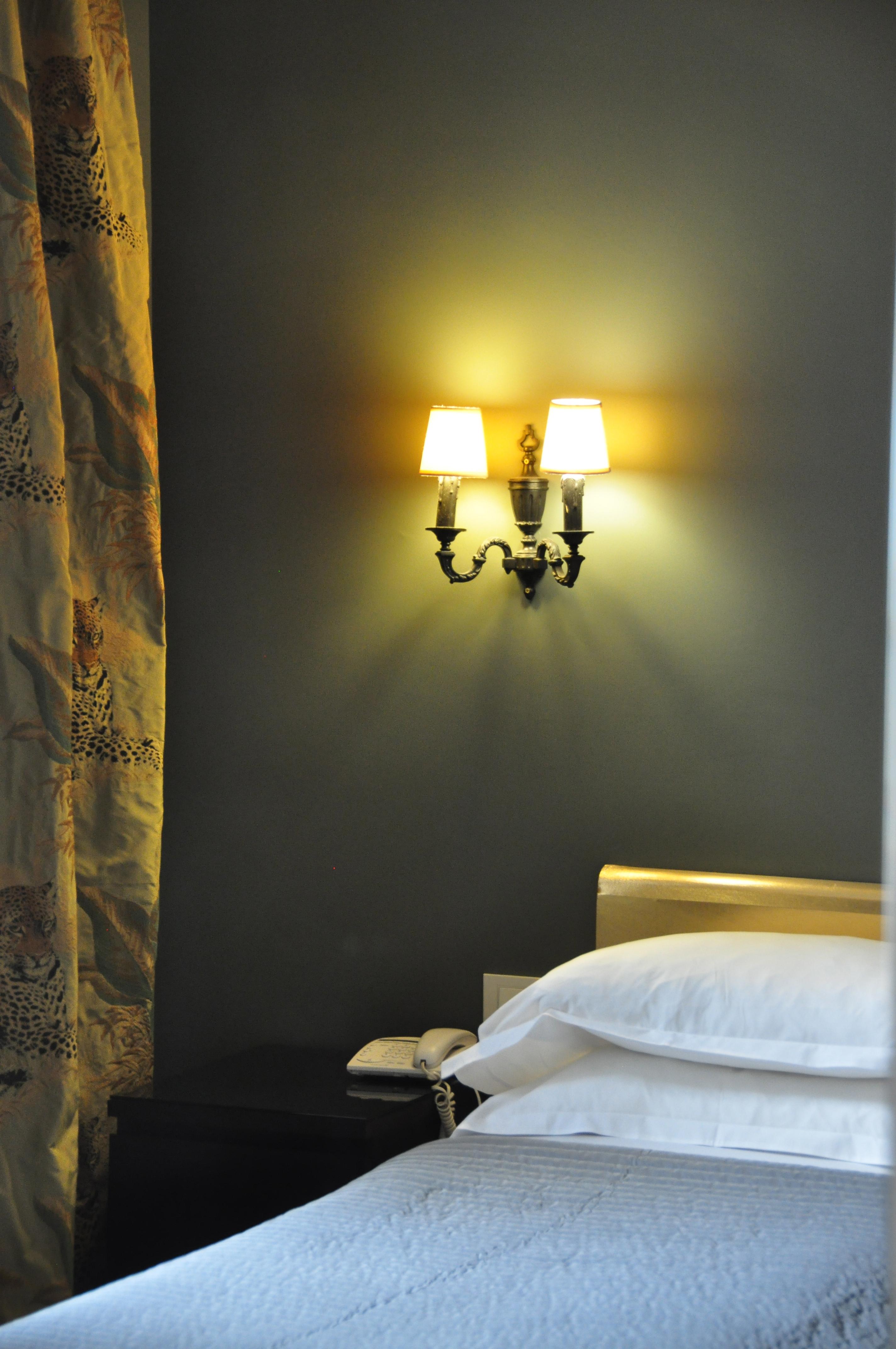 Noir 3* Paris