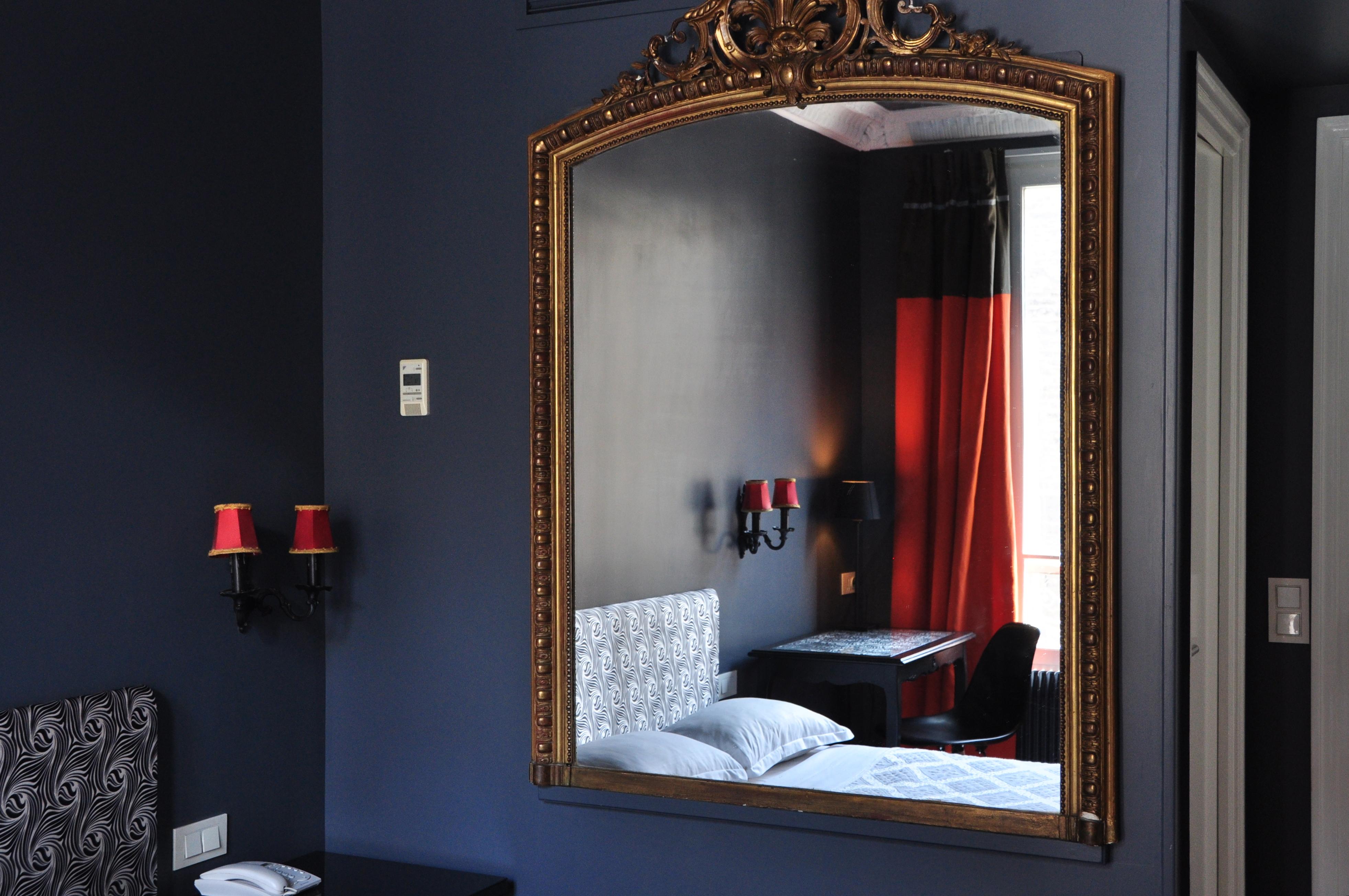 Noir Hotel 3*