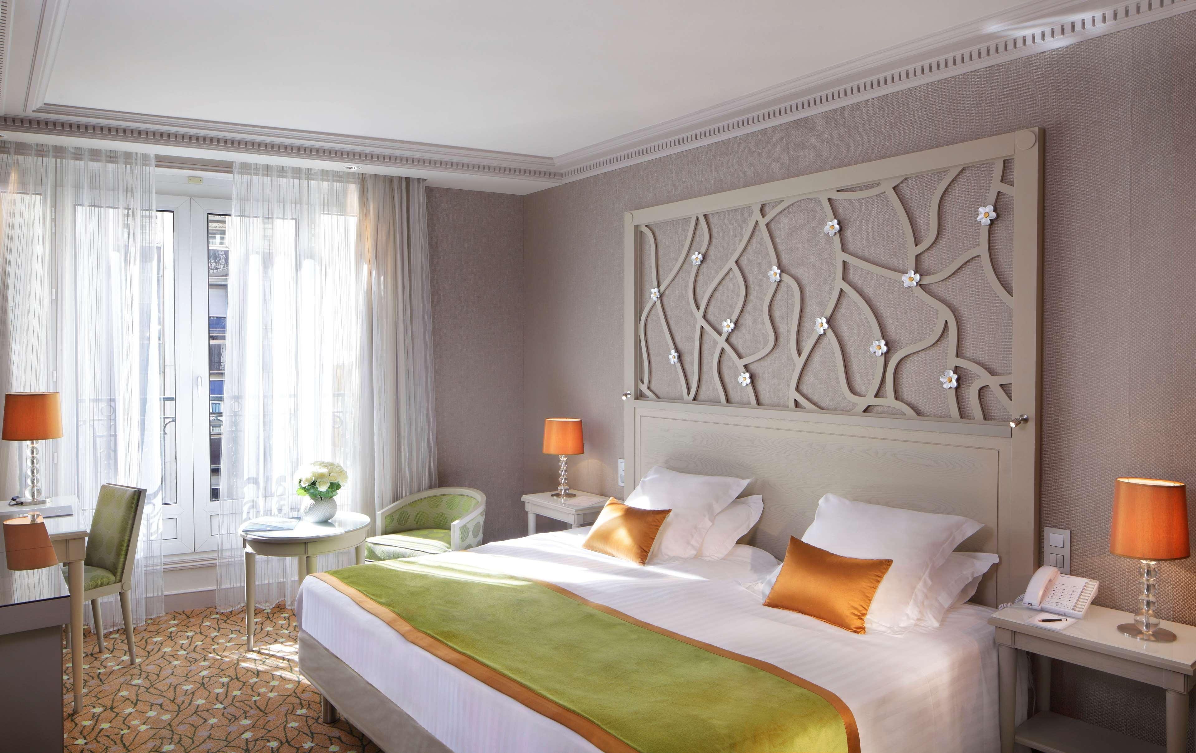 Hotel Rochester Champs Elysees 4*