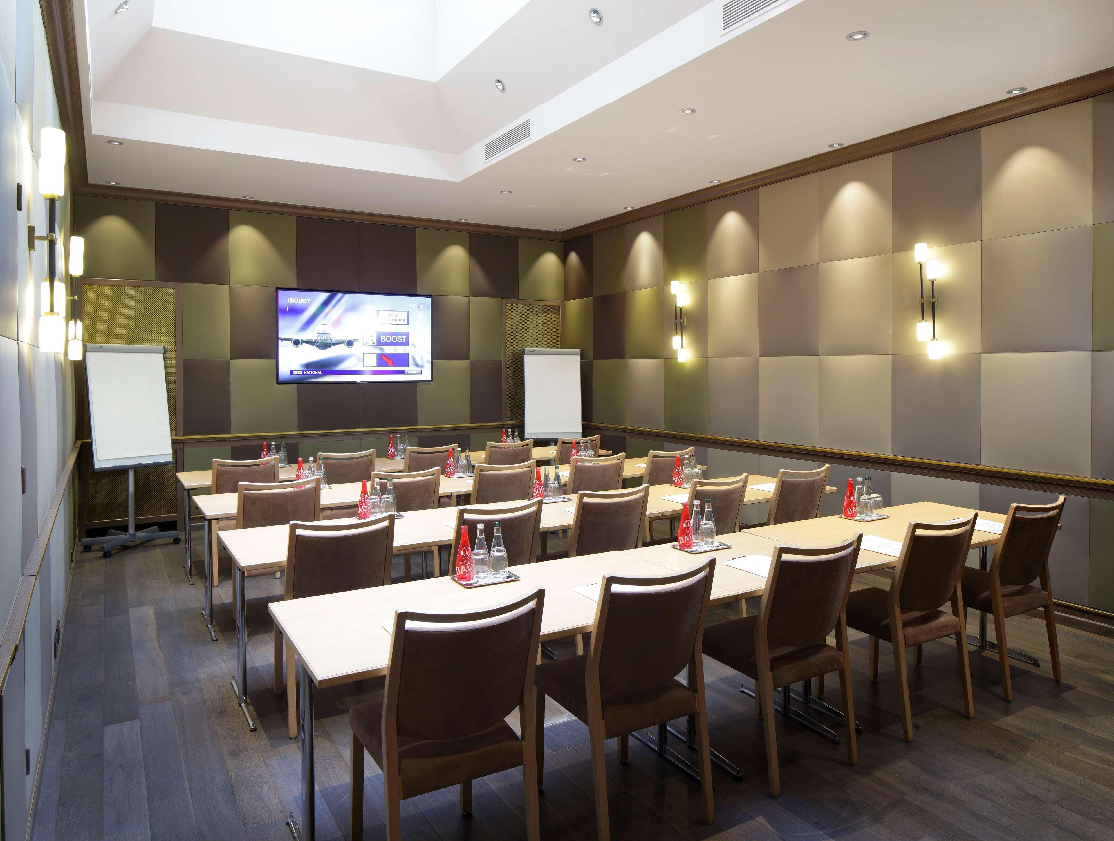 Rochester Champs Elysees Hotel 4*