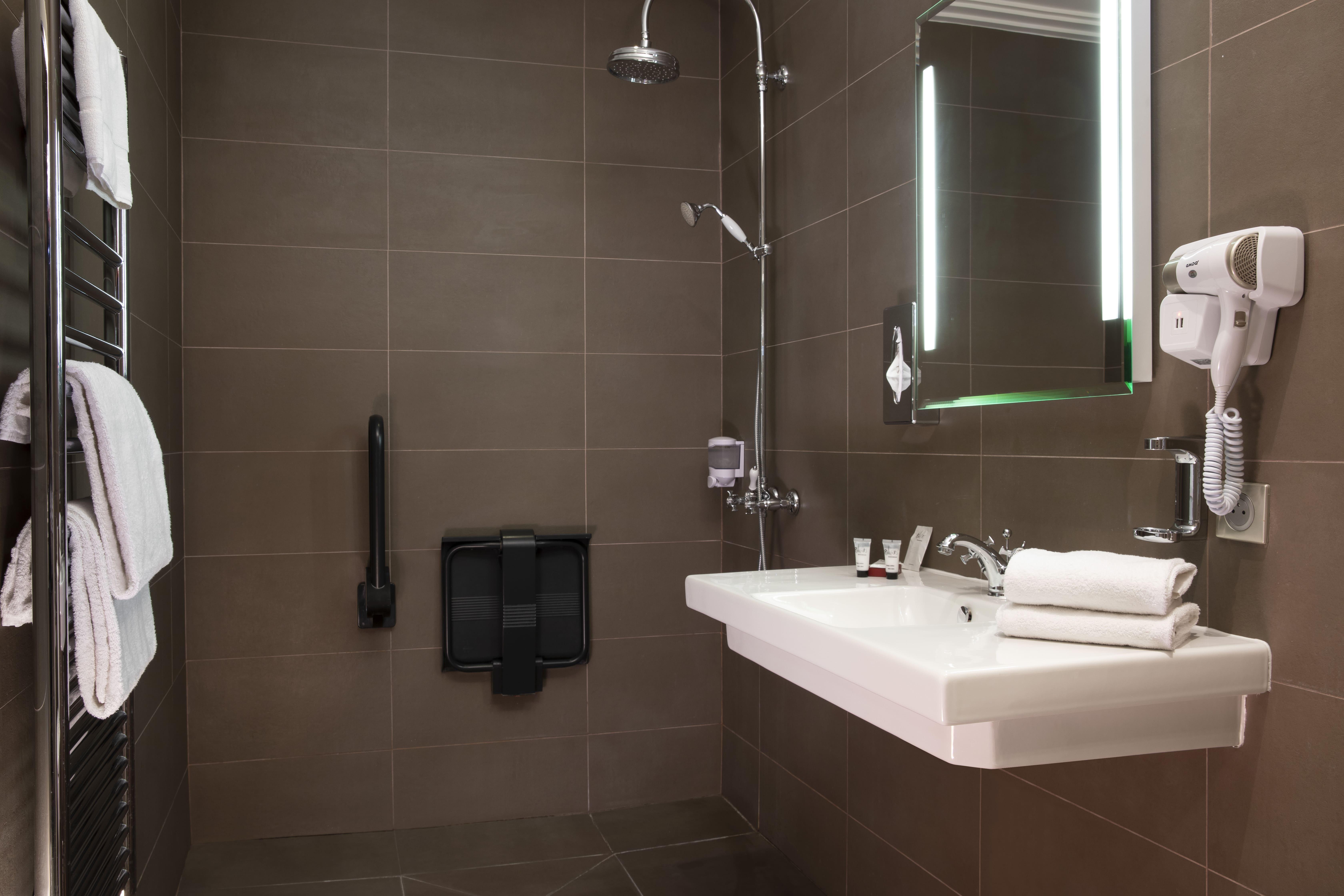 Elysees Hotel 3*