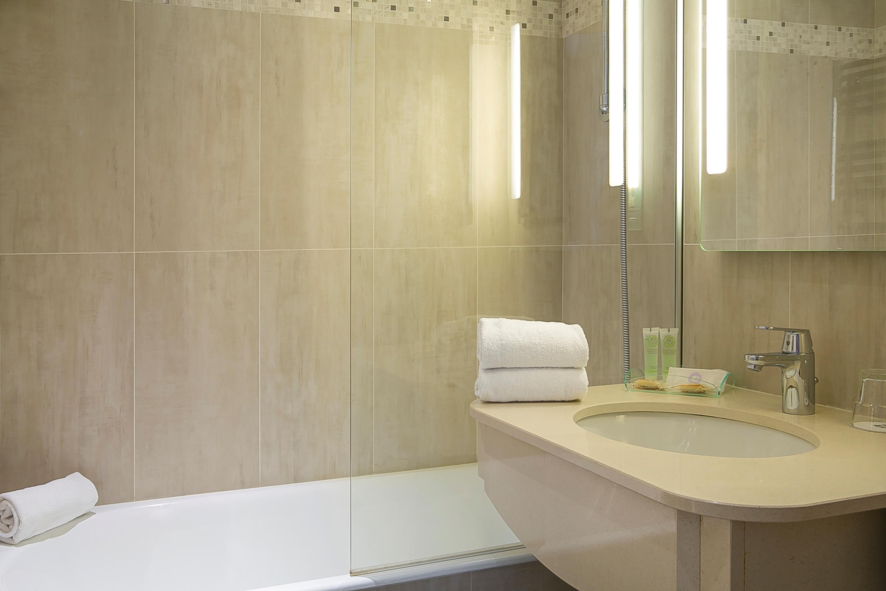 Western Au Trocadero Hotel 3*