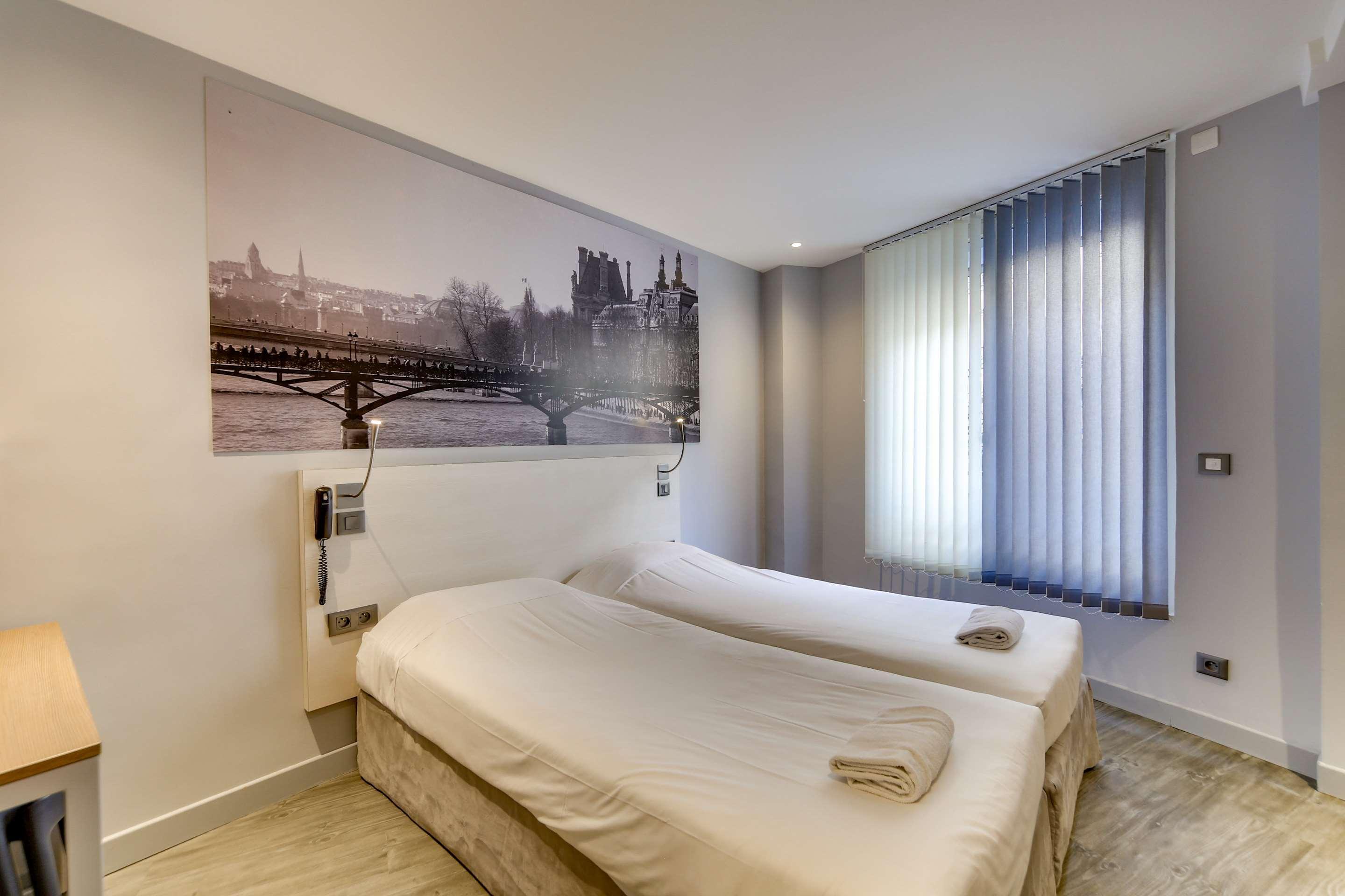 Kyriad 12 - Nation Hotel 3*