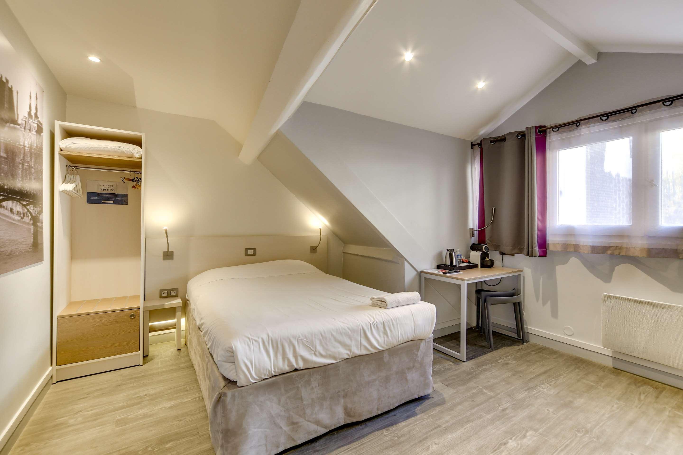 Hotel Kyriad 12 - Nation