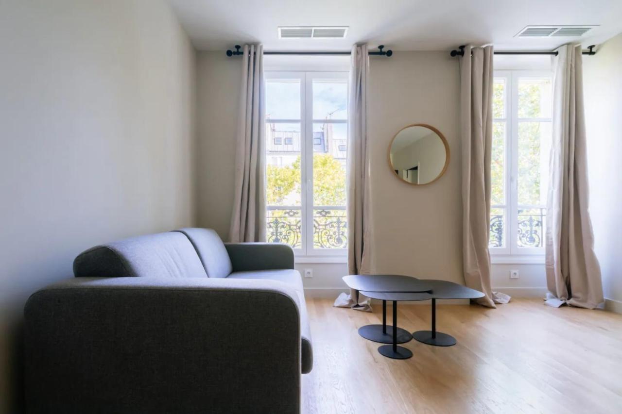 Stylish 2 Bedroom In Apartment Paris