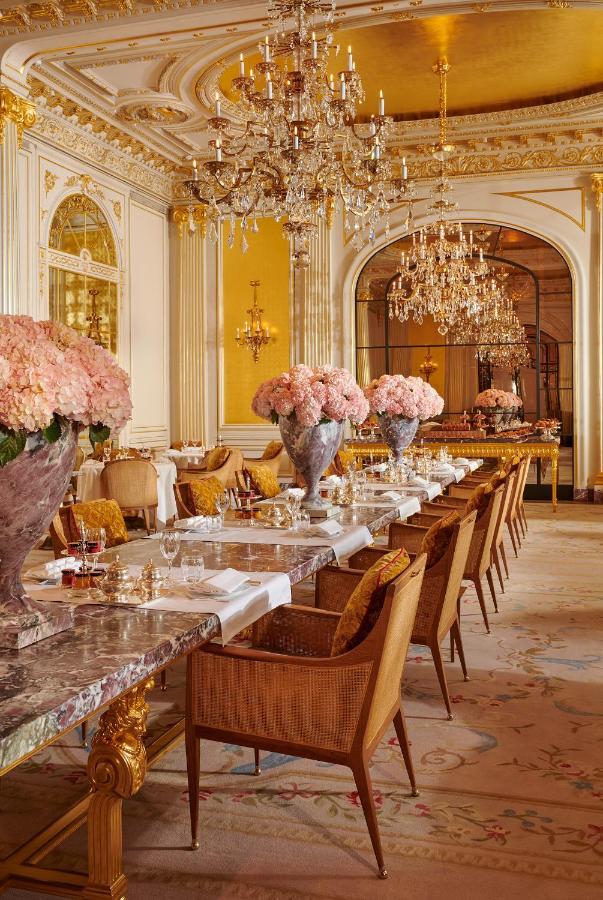 Plaza Athenee - Dorchester Collection Hotel