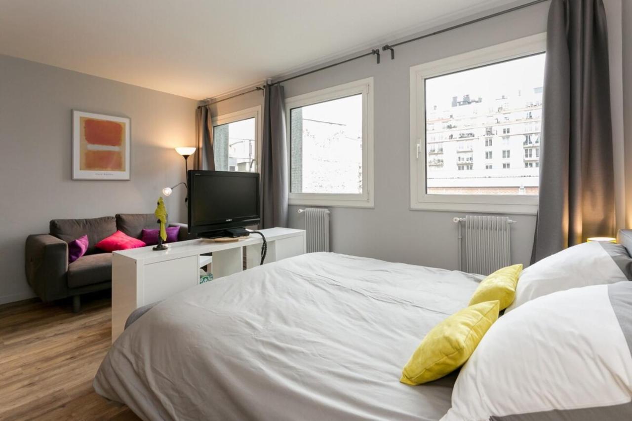 Nicely Decorated Modern Studio Near The Eiffel Tower - - Welkeys Apartment Paris