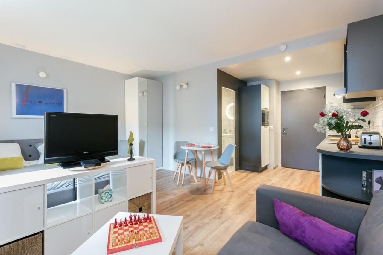 Nicely Decorated Modern Studio Near The Eiffel Tower - - Welkeys Apartment *
