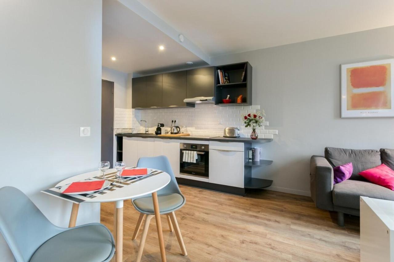 Nicely Decorated Modern Studio Near The Eiffel Tower - - Welkeys * Paris