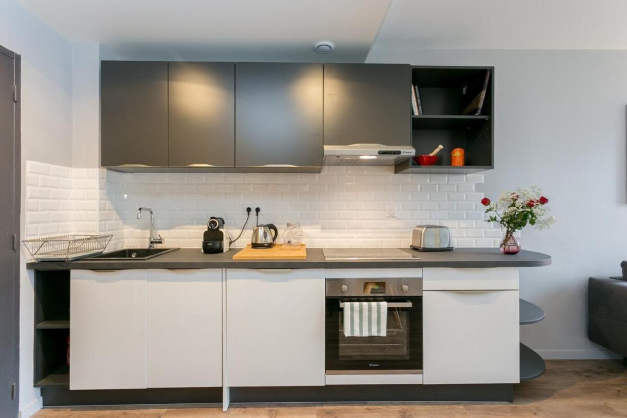 Nicely Decorated Modern Studio Near The Eiffel Tower - - Welkeys