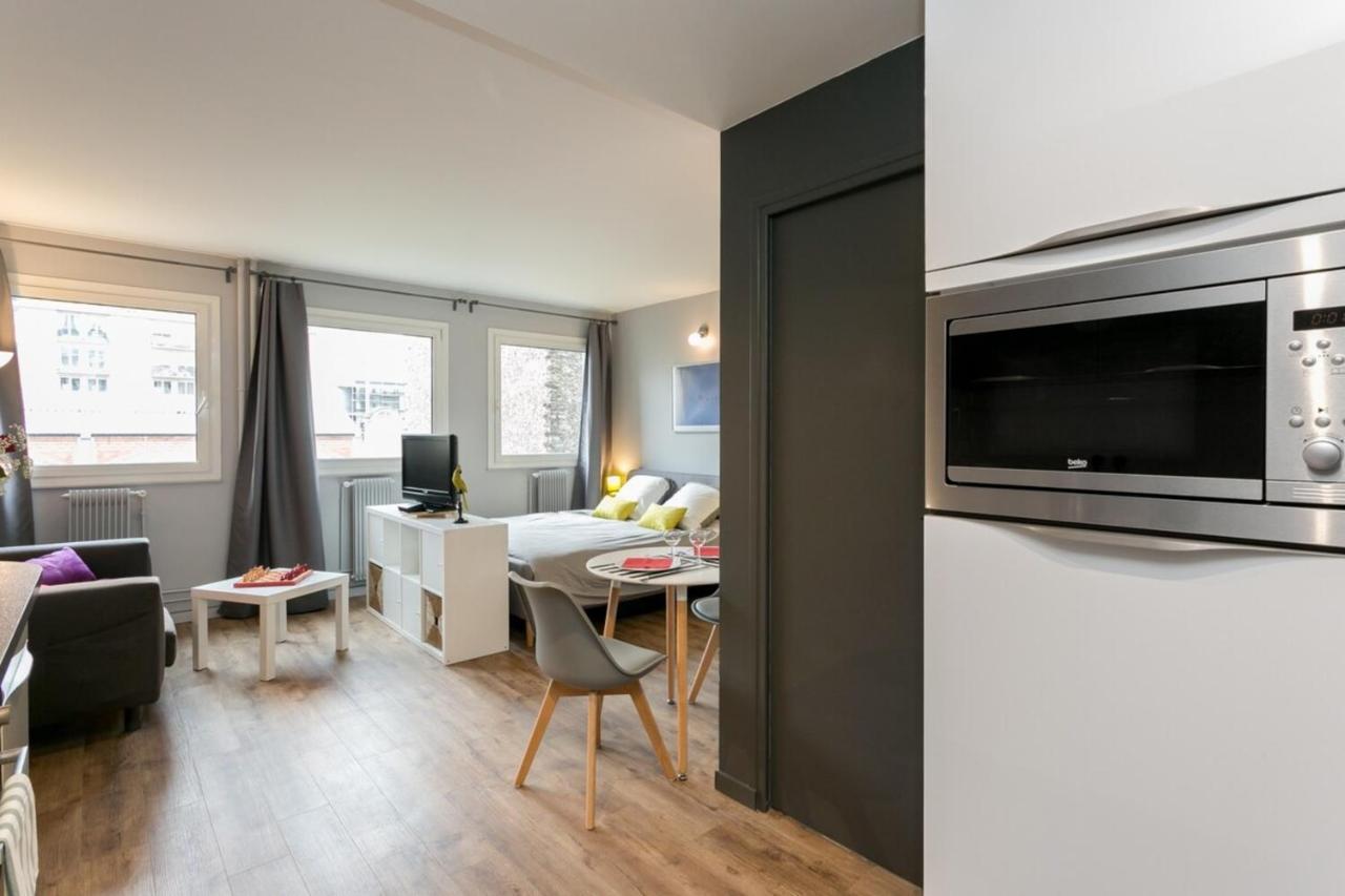Nicely Decorated Modern Studio Near The Eiffel Tower - - Welkeys