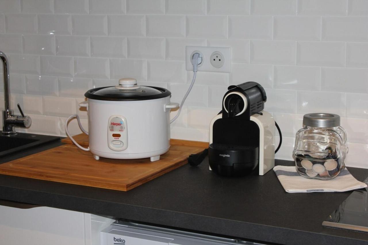 Nicely Decorated Modern Studio Near The Eiffel Tower - - Welkeys Apartment Paris