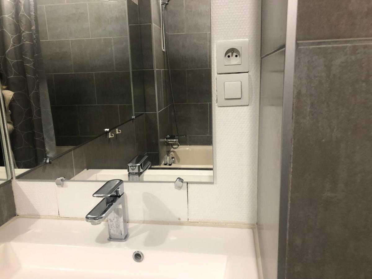 Appartement Tour Eiffel Cambronne 3 *