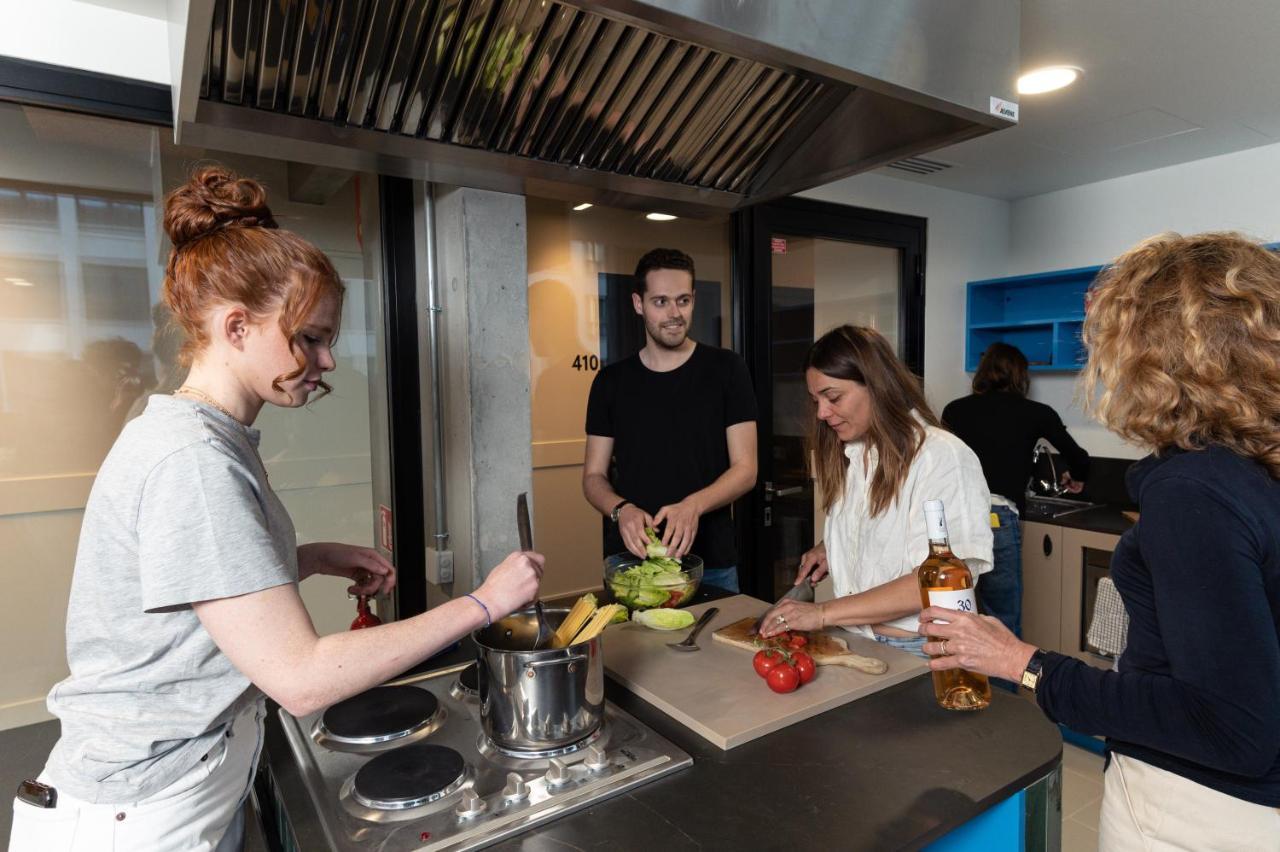 The People - Marais Hostel