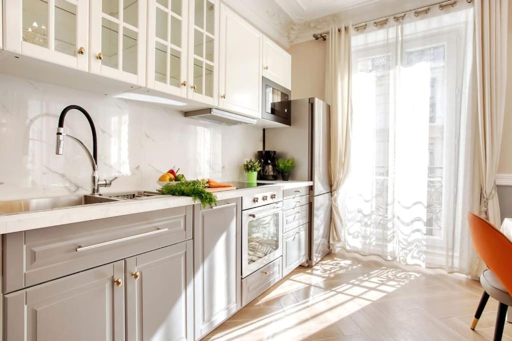 Apartment Elegant 120m2 3ch Quartier Romantique Centre Paris