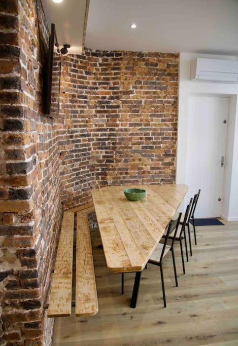 Another Brick In The In Sleeps 9 Appartement *