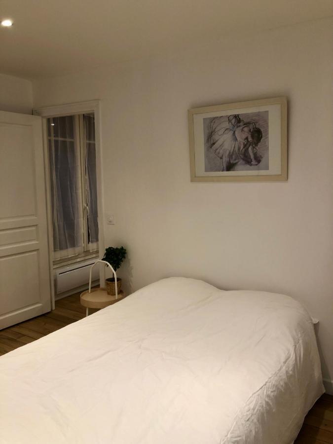 Appartement Rare D'architecte En De Montmartre