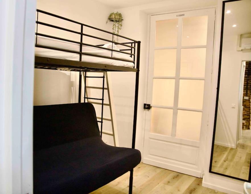 Another Brick In The In Sleeps 9 Appartement Paris