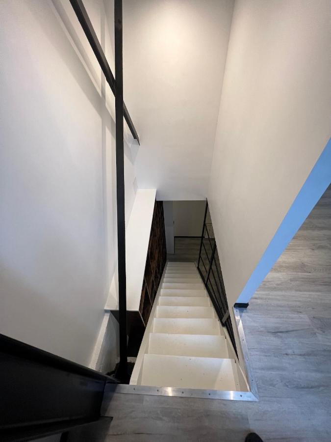 Pere Lachaise Apartment