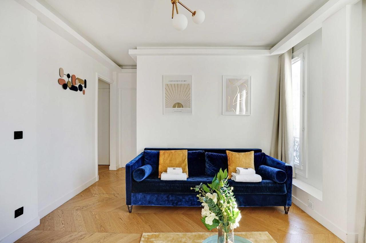 Chic And Cozy In The Heart Of Appartement