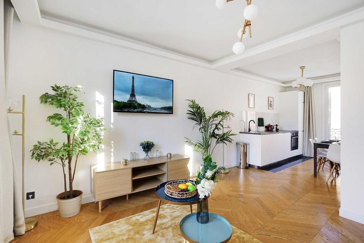 Chic And Cozy In The Heart Of Appartement Paris