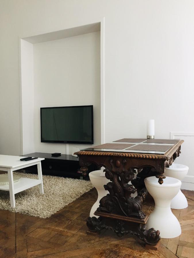 Apartment Marais Paris