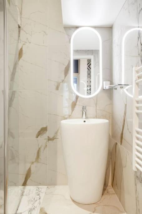 Luxury Appart Bonne Nouvelles Apartment *