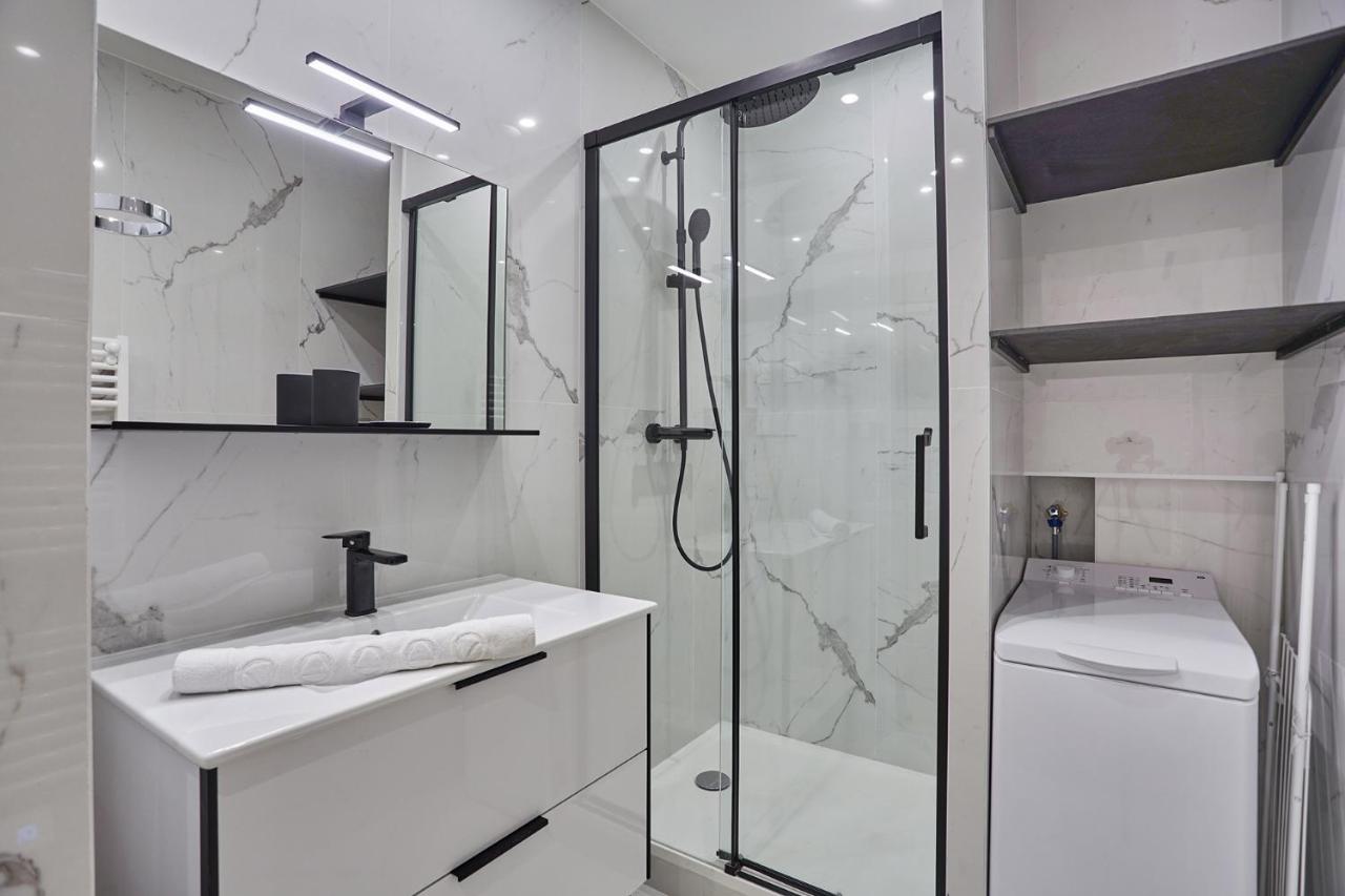 Center Of By Prestige Apartment *