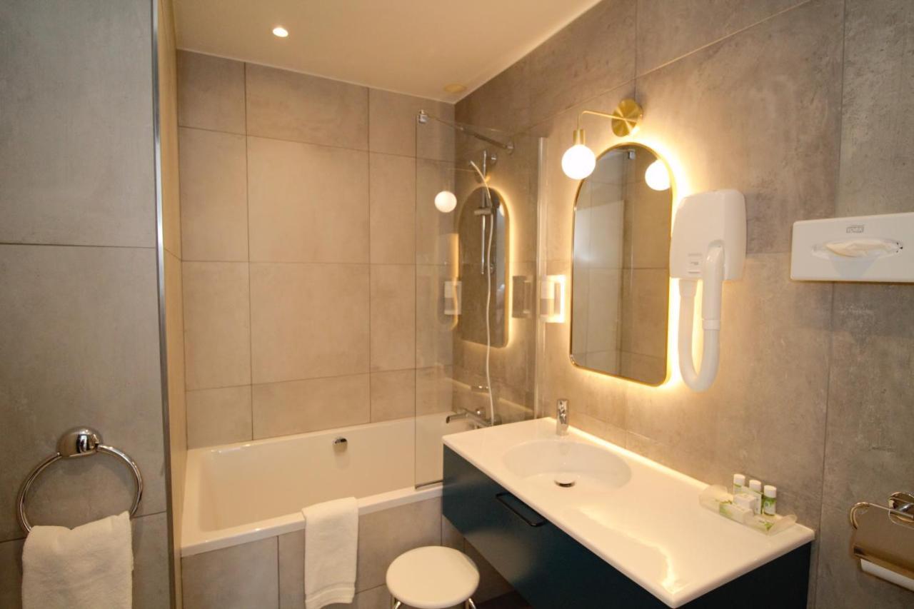 Princesse Caroline Hotel Paris