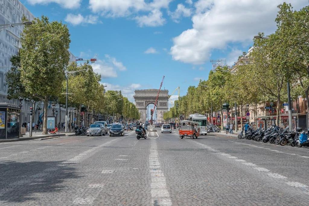 0#studio 2pers#champs Elysees#arc De Triomphe * Paris