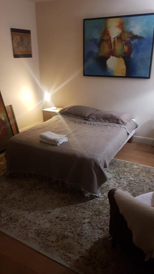 Cozy Apt Centre, 5 Mins Louvre Paris