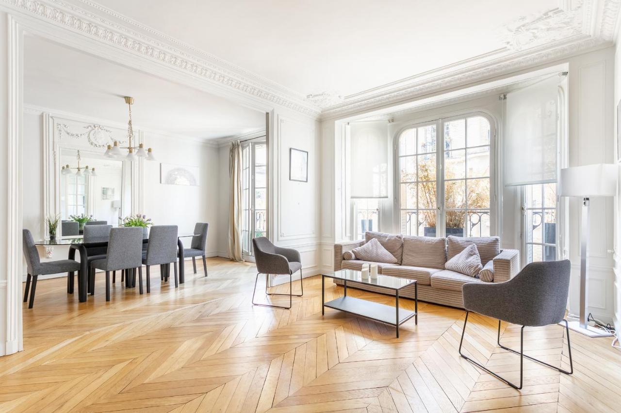 Luxury Living In Passy *