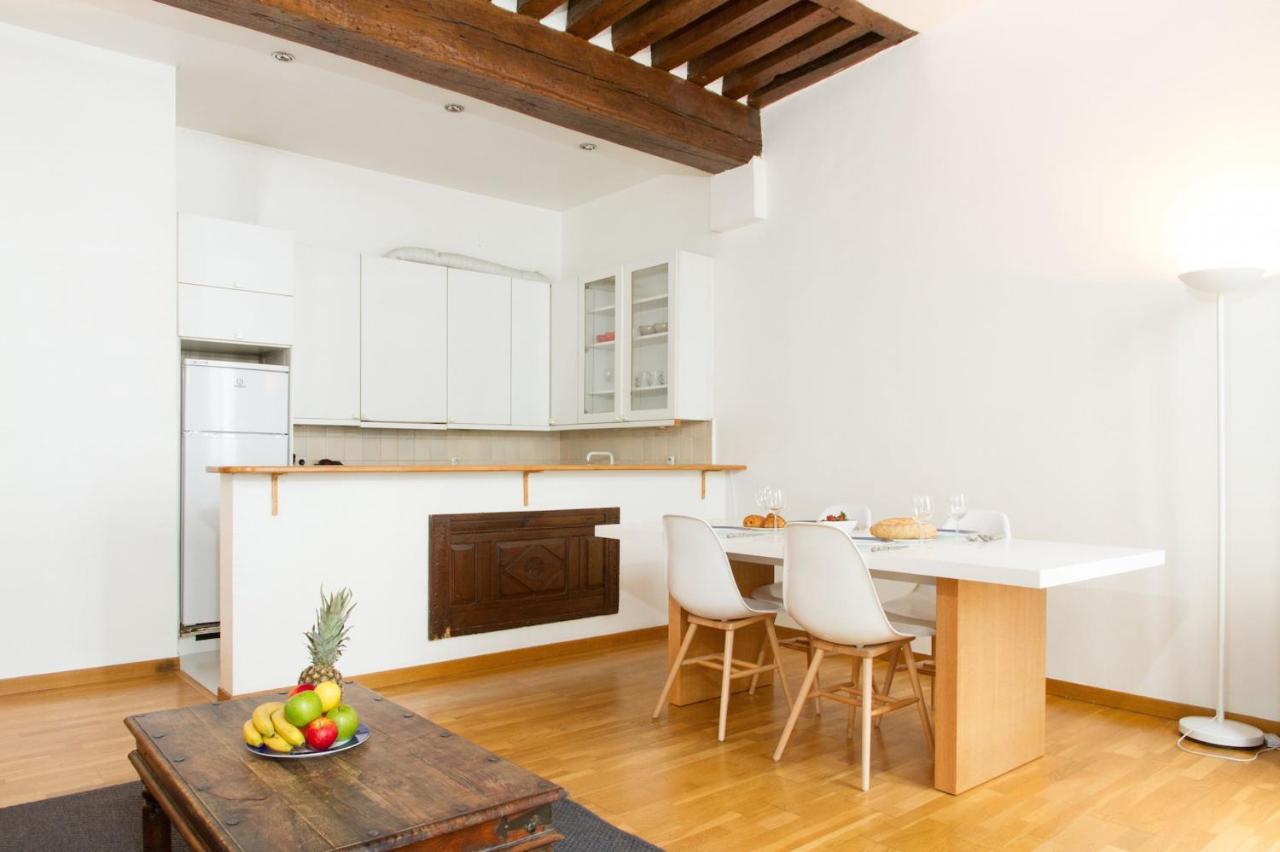 St Germain - La Monnaie Apartment *