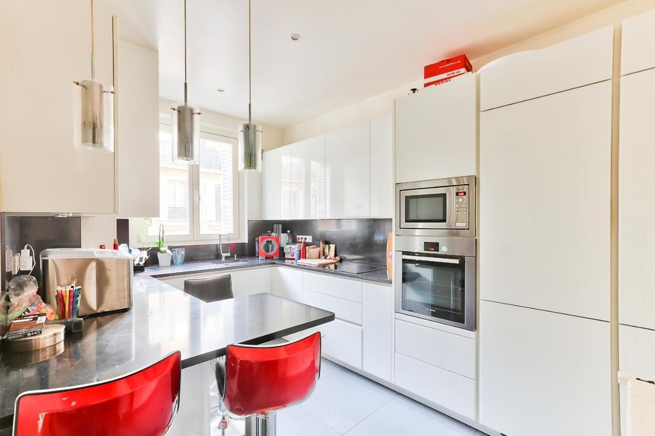 140m2 Proche Des Champs Elysees Appartement *