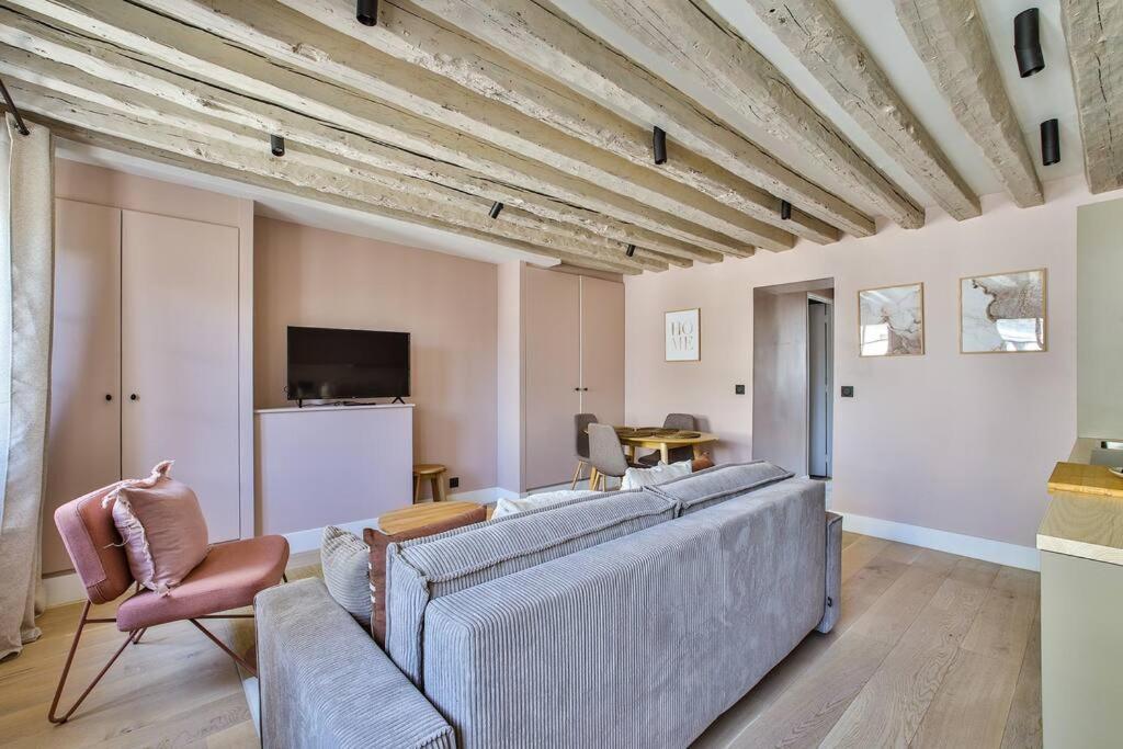 41.typical Parisian Flat#4pers#le Marais#beaubourg *