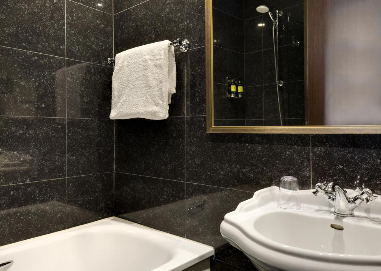 Hotel Le Senat Paris