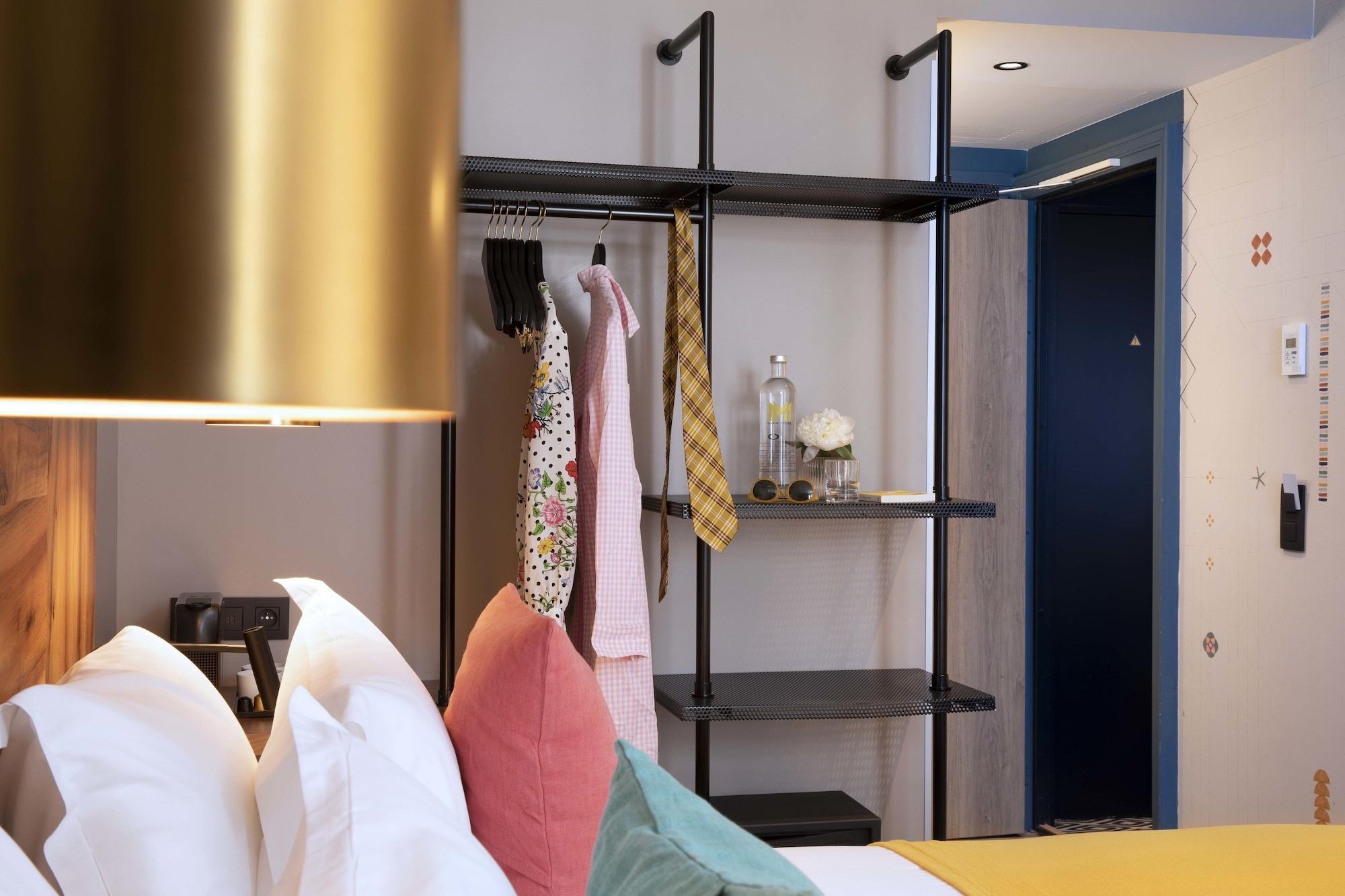 Hotel Maxim Folies Paris