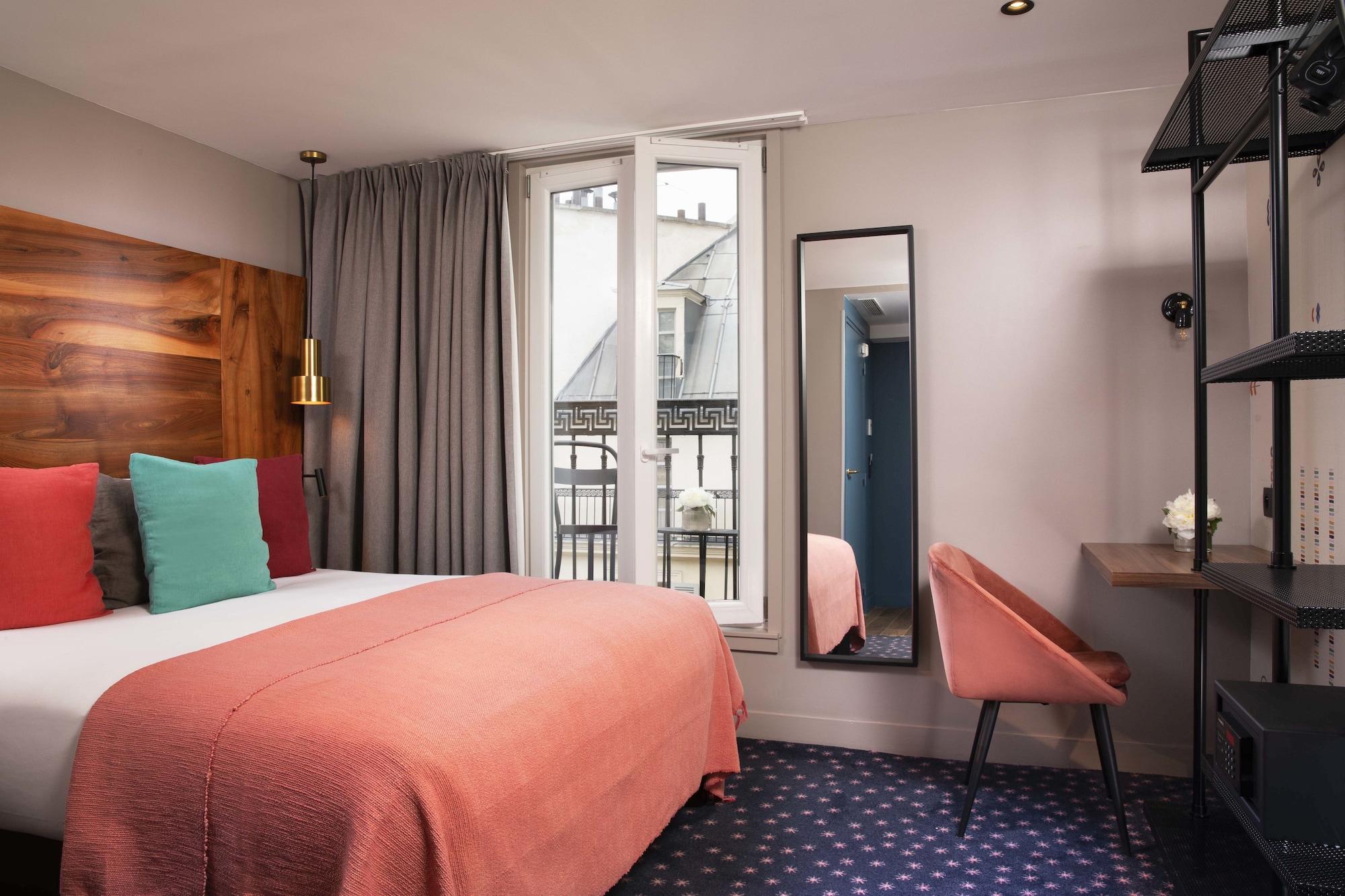 Hotel Maxim Folies Paris
