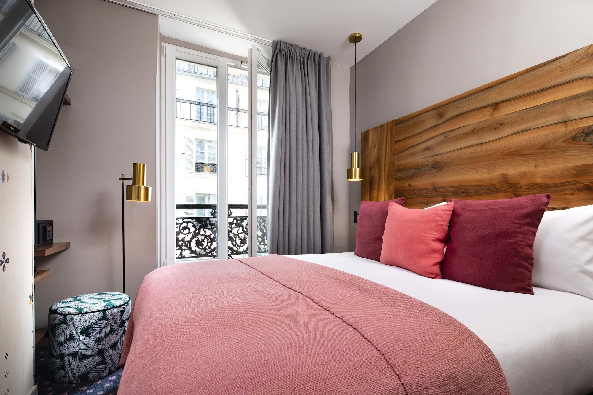 Maxim Folies Hotel 3*