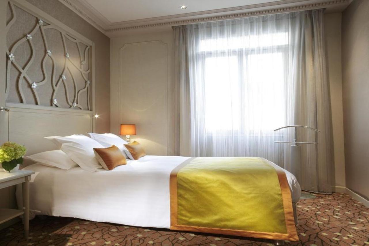 Rochester Champs Elysees