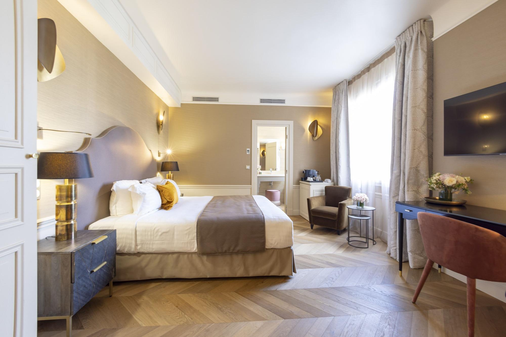 Hotel Foch Paris