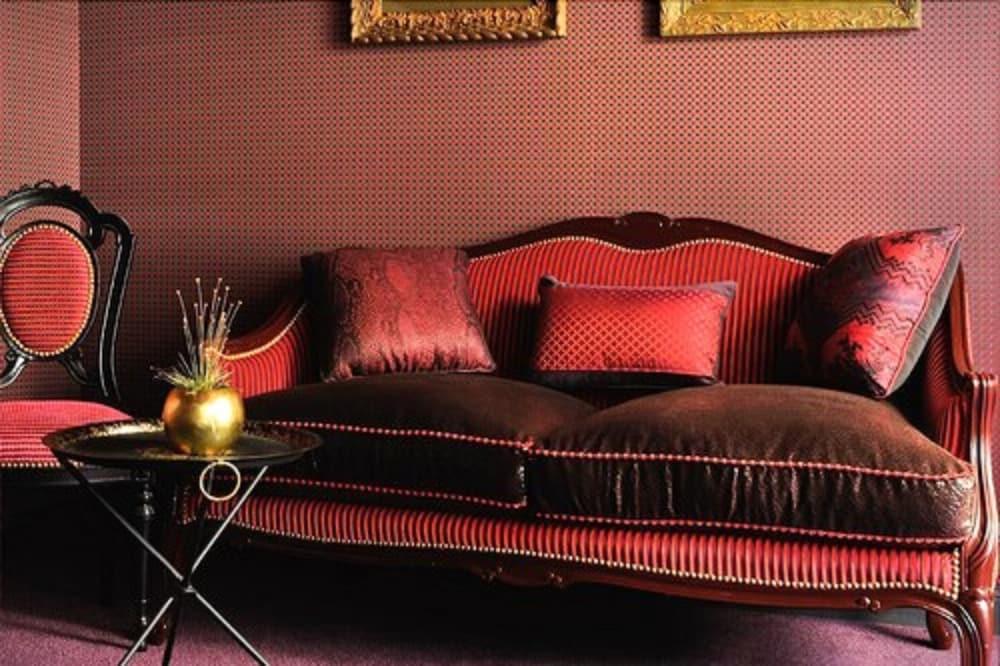 Les Dames Du Pantheon Hotel 4*
